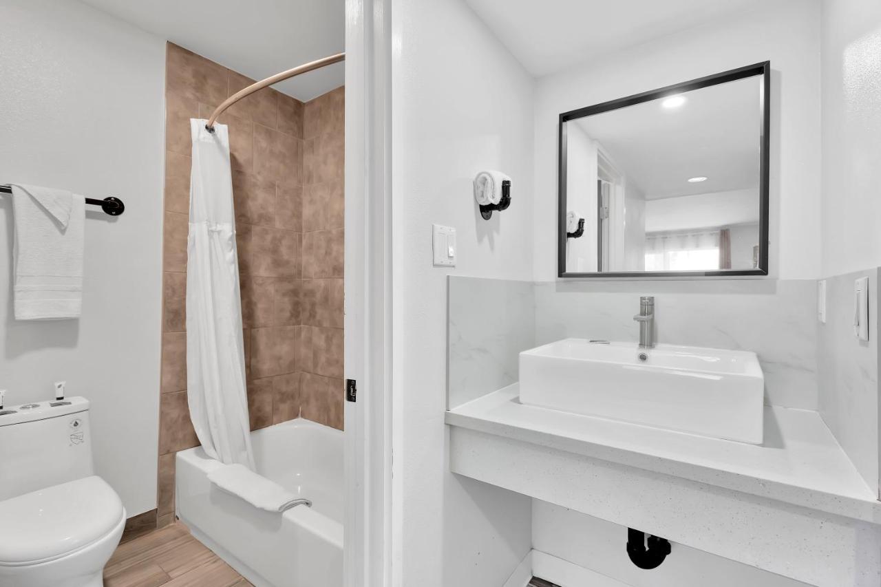 Tradewinds Motel Lakewood Kültér fotó